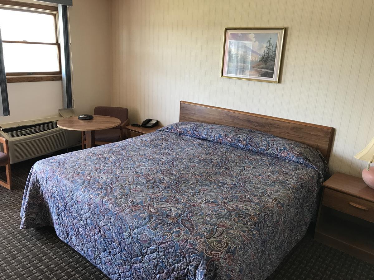 Exxon Quik Stop & Motel Wausaukee Luaran gambar