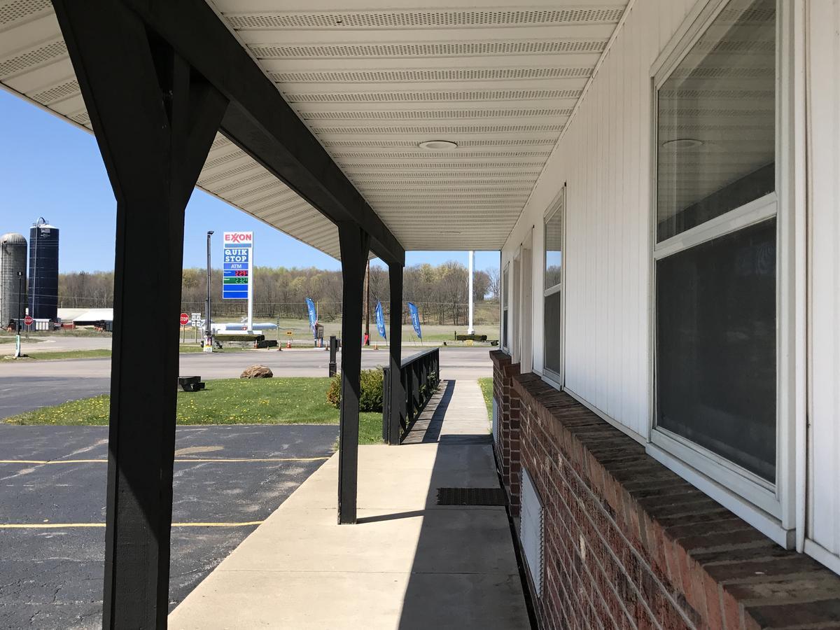 Exxon Quik Stop & Motel Wausaukee Luaran gambar