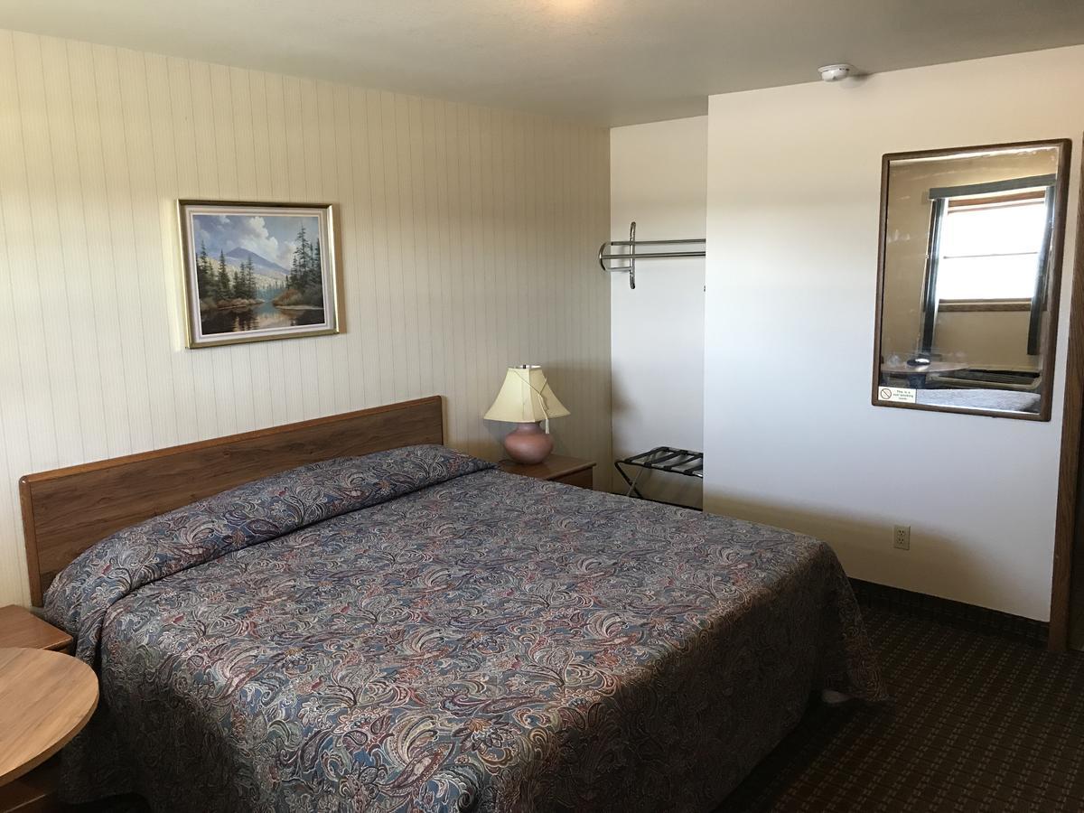 Exxon Quik Stop & Motel Wausaukee Luaran gambar