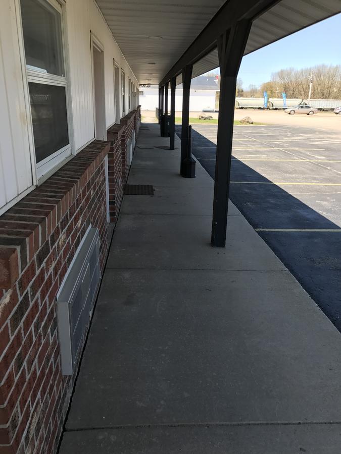 Exxon Quik Stop & Motel Wausaukee Luaran gambar