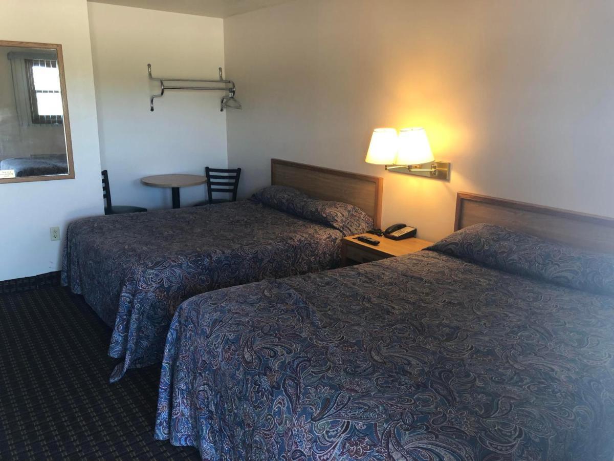 Exxon Quik Stop & Motel Wausaukee Luaran gambar